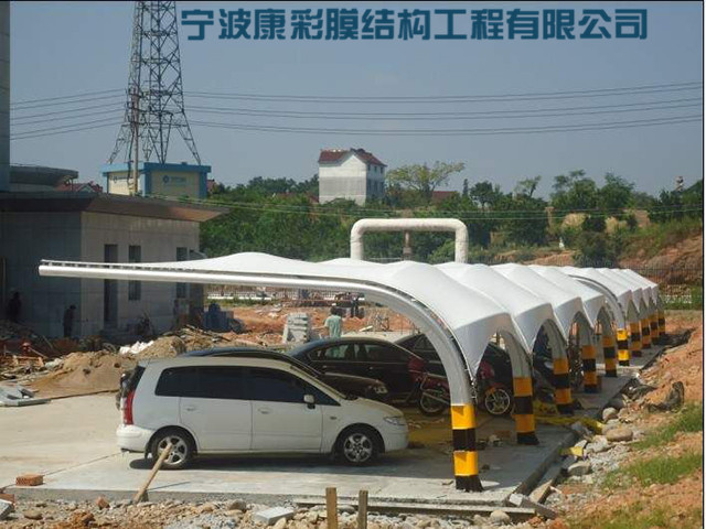 膜結構停車棚 T-24